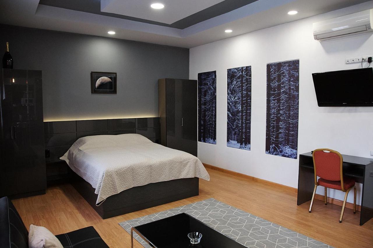 Nava Hotel Ереван Екстериор снимка