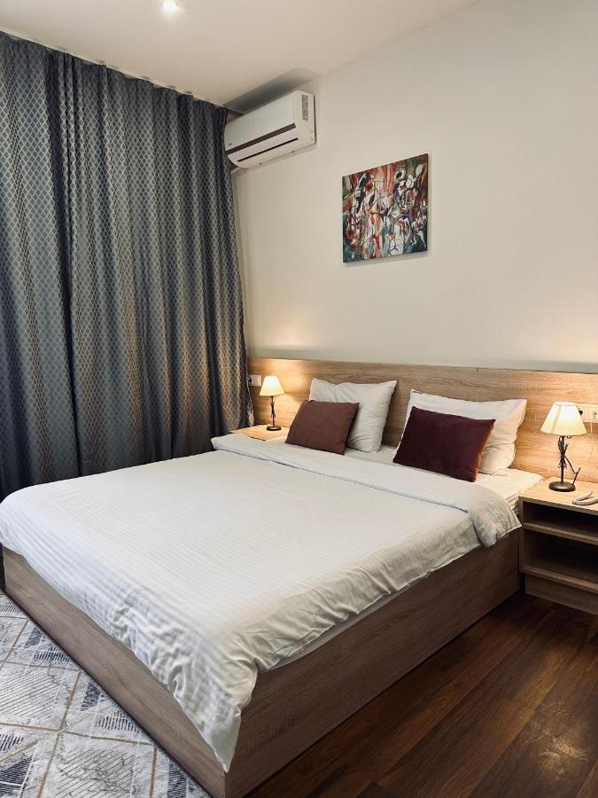 Nava Hotel Ереван Екстериор снимка