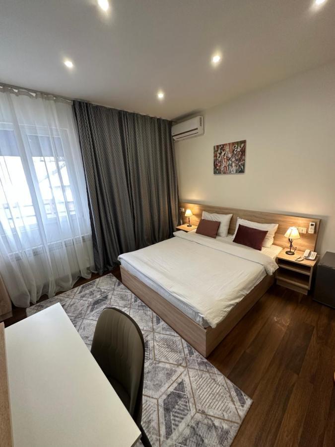 Nava Hotel Ереван Екстериор снимка