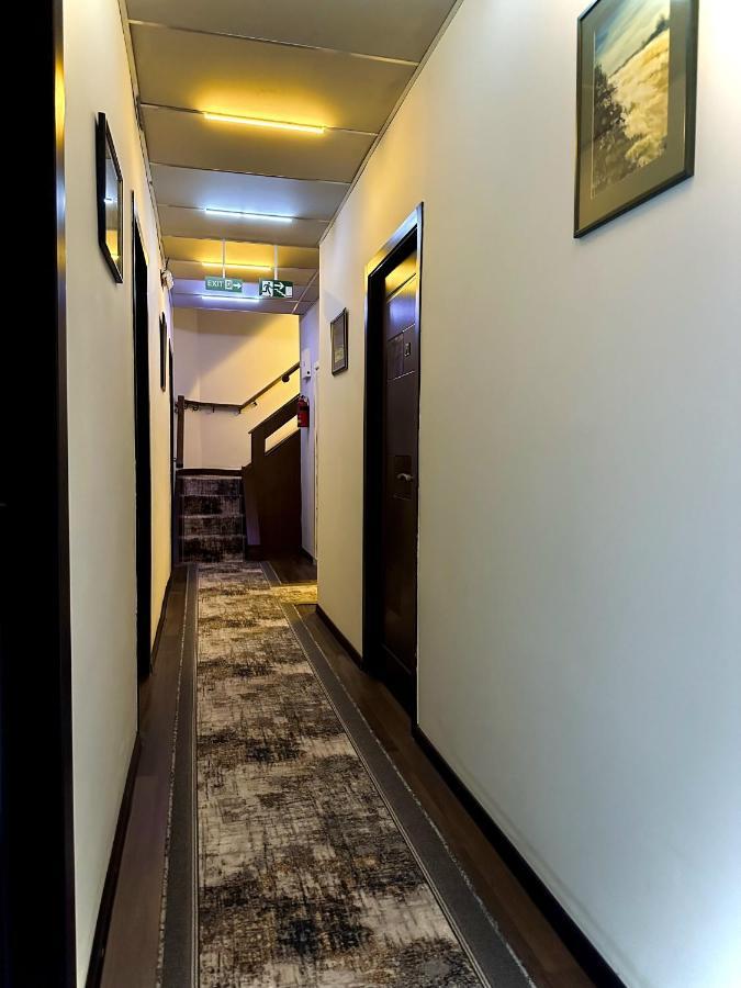 Nava Hotel Ереван Екстериор снимка