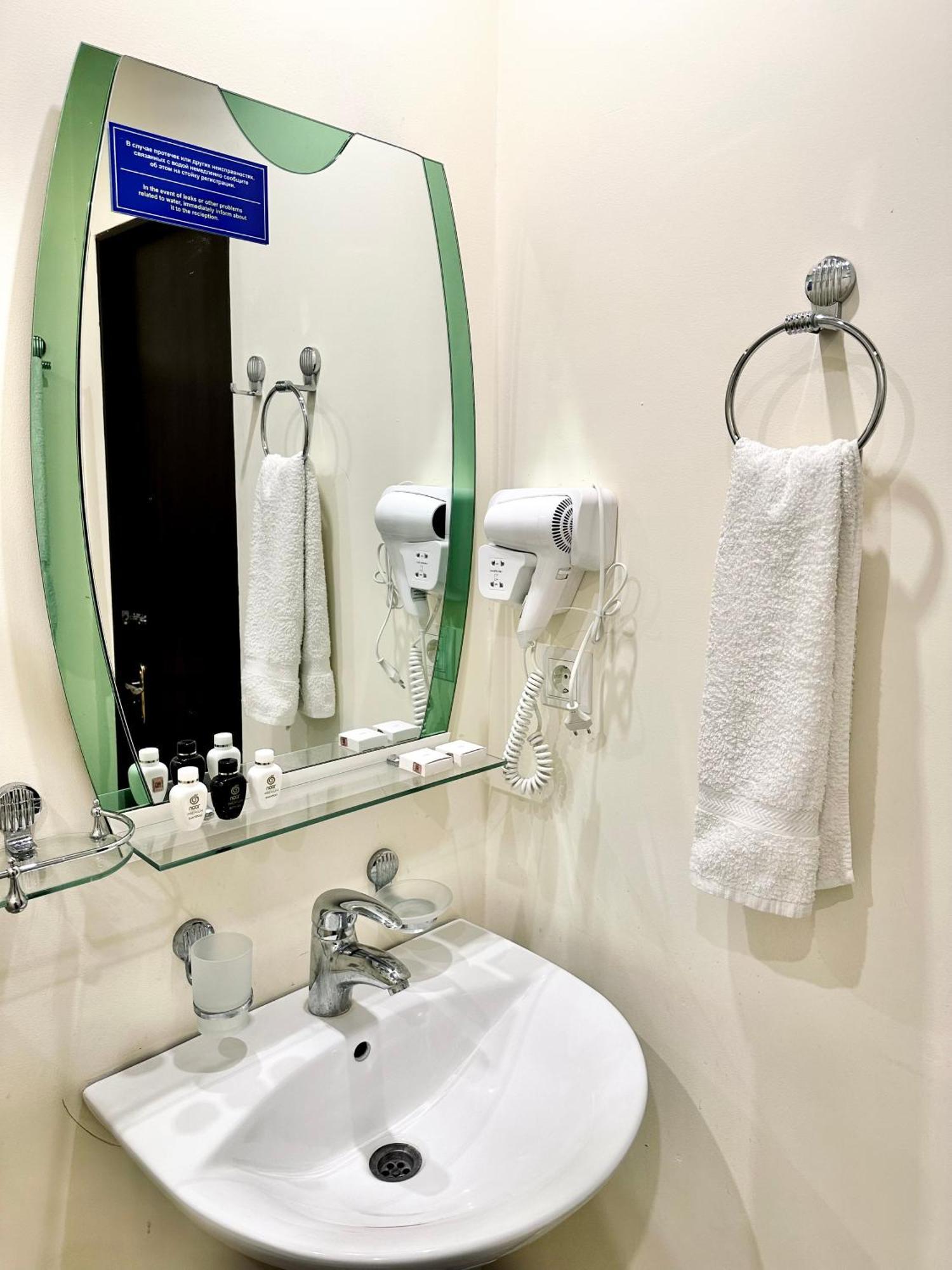 Nava Hotel Ереван Стая снимка