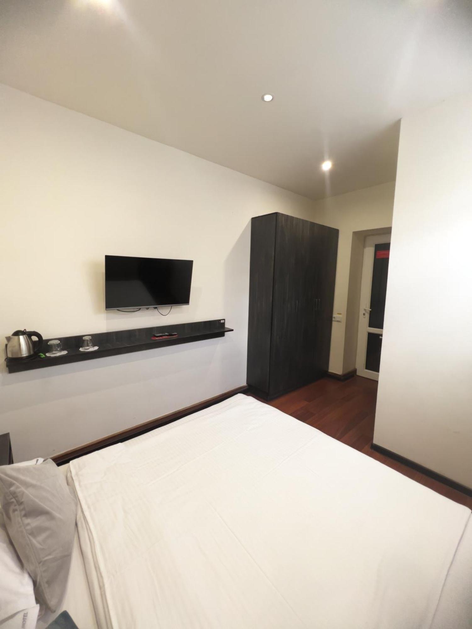 Nava Hotel Ереван Стая снимка