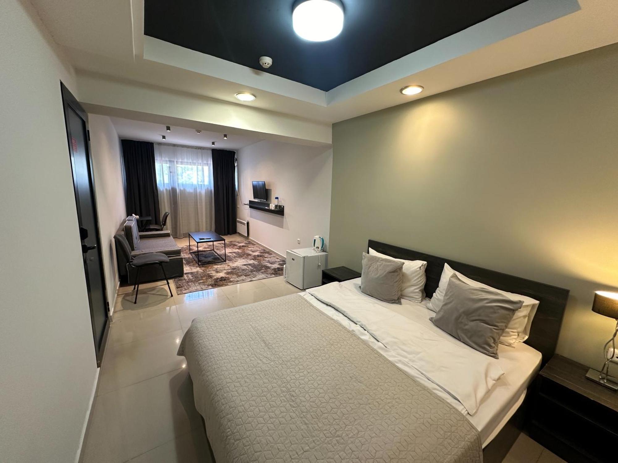 Nava Hotel Ереван Екстериор снимка