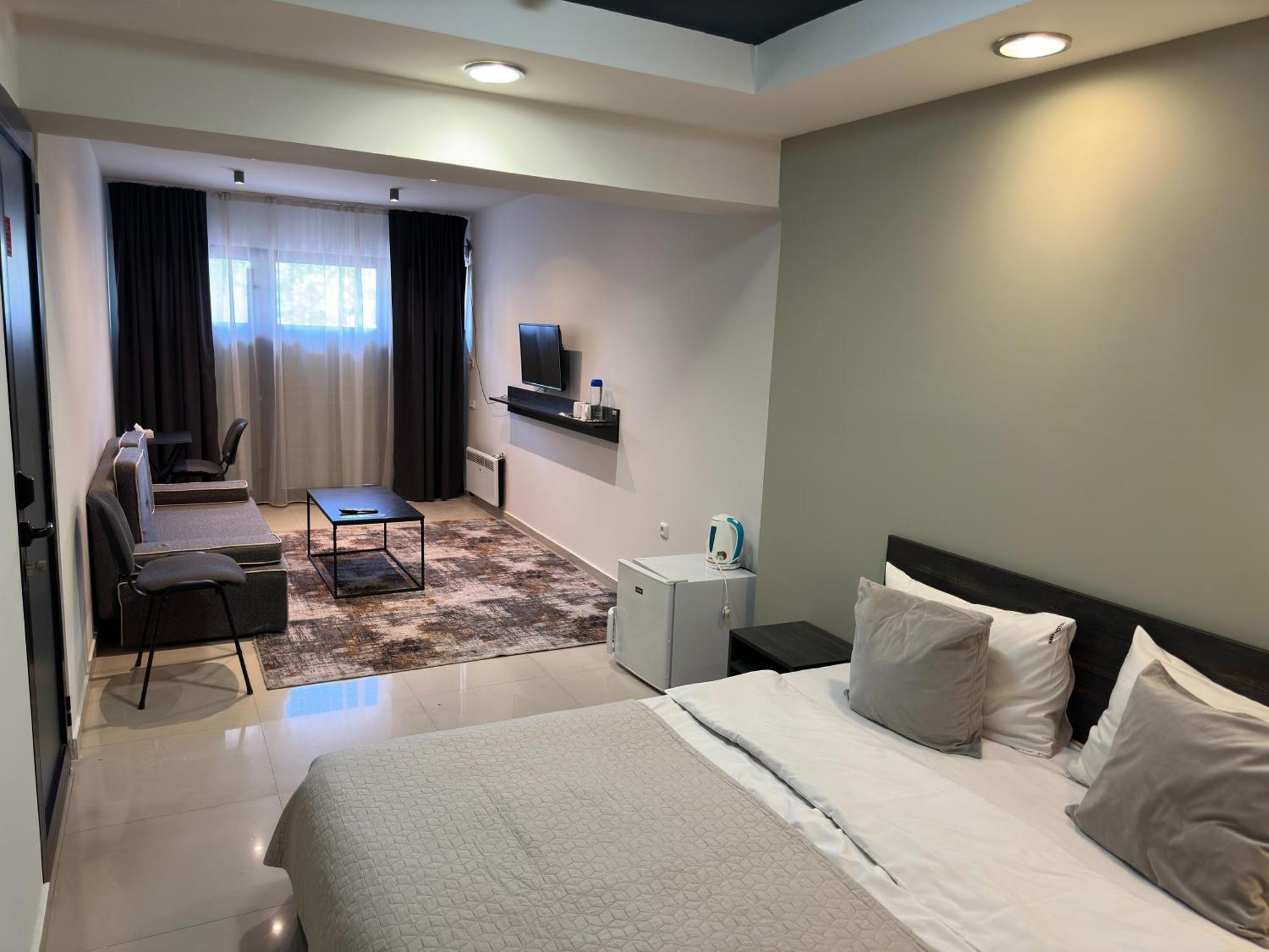Nava Hotel Ереван Екстериор снимка
