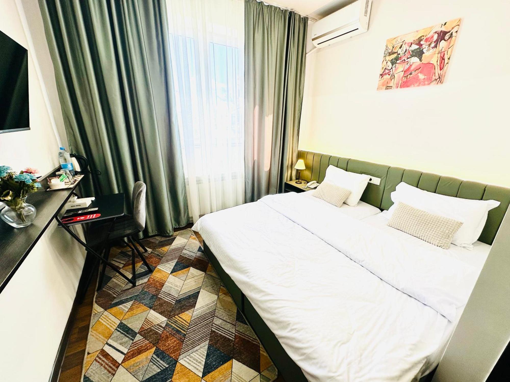 Nava Hotel Ереван Екстериор снимка