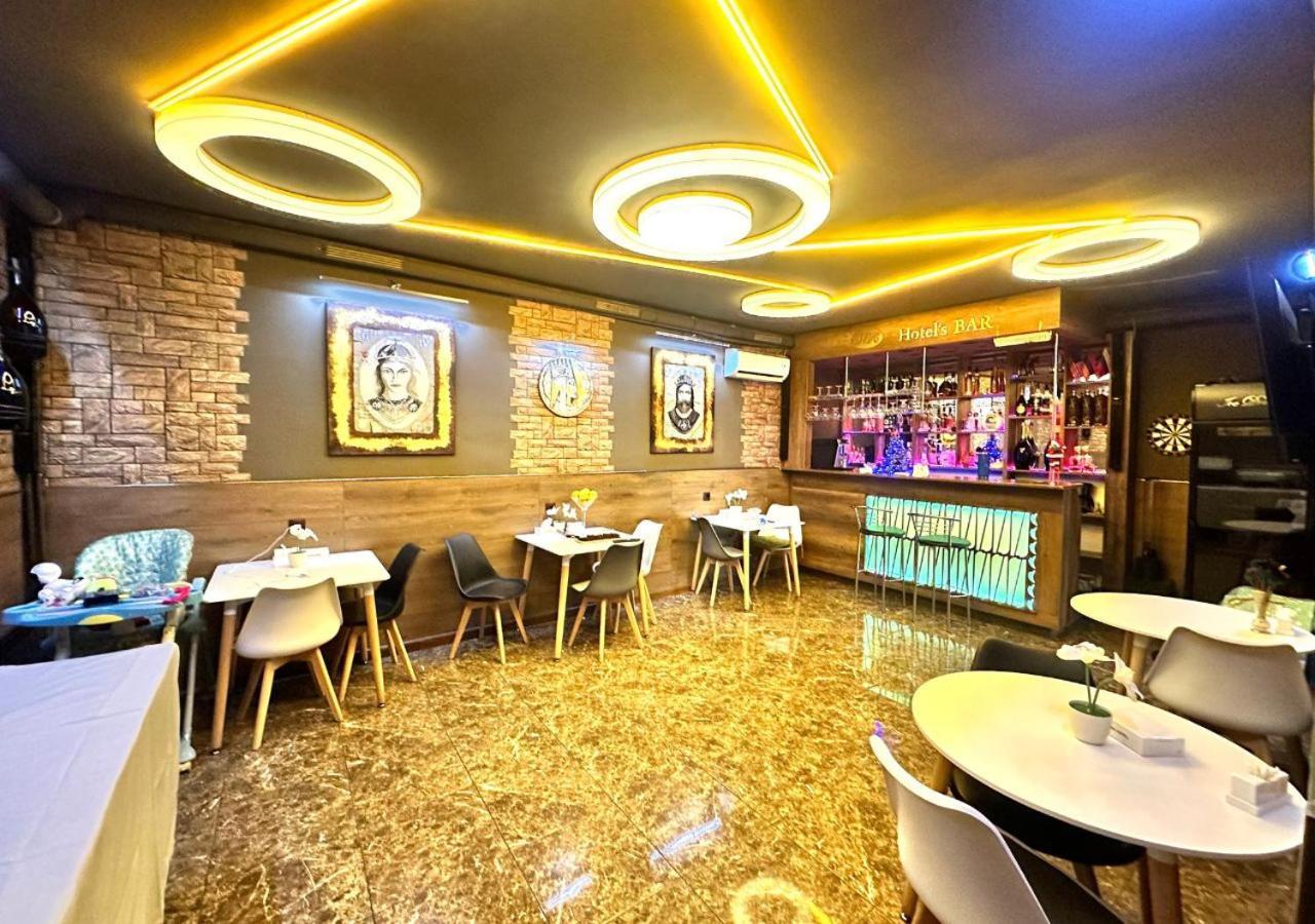 Nava Hotel Ереван Екстериор снимка